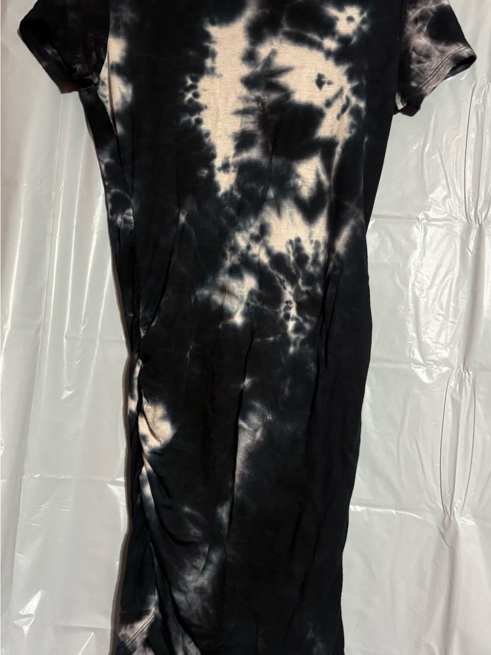 Women's Black and White Tie-Dye Midi Dress with Short Sleeves